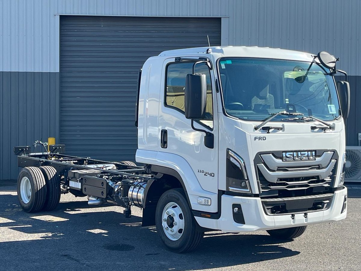 2026 Isuzu F Series image 3