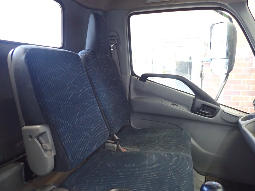 2021 Hino Dutro 300 image 10