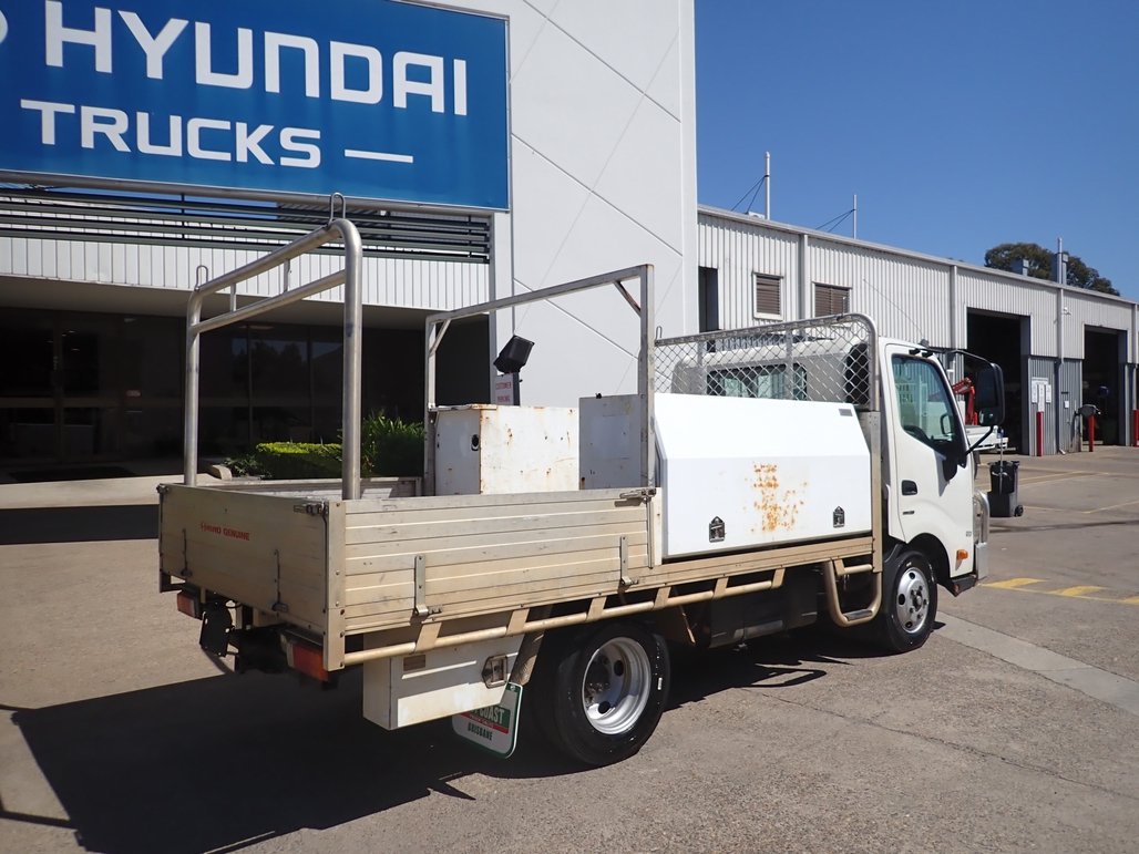 2021 Hino Dutro 300 image 7