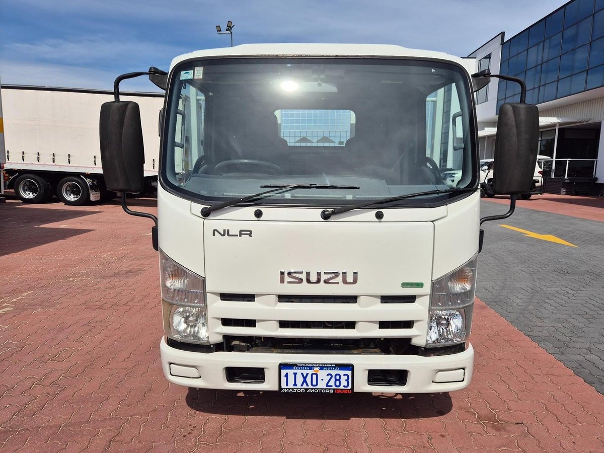 2013 Isuzu Nlr200 Car License Xlwb Tray And Lift image 16