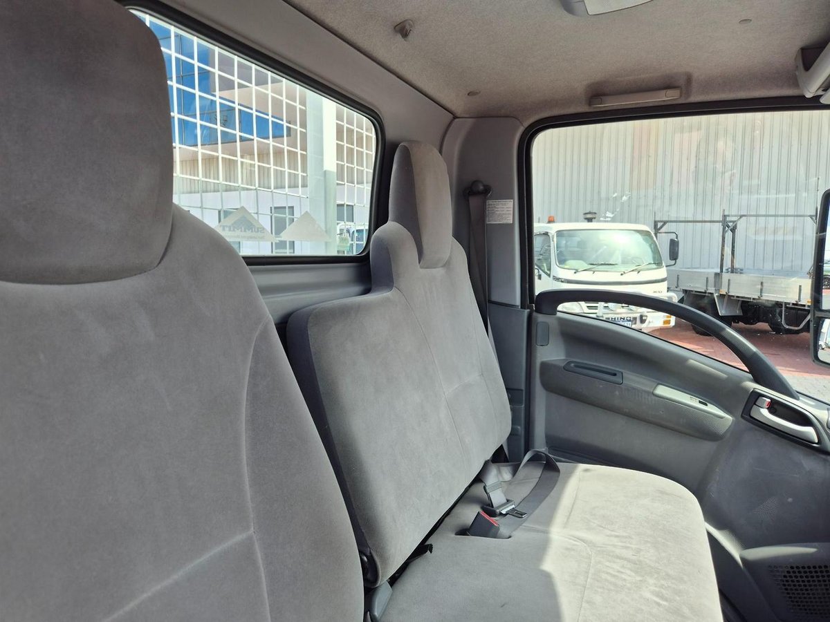 2013 Isuzu Nlr200 Car License Xlwb Tray And Lift image 13