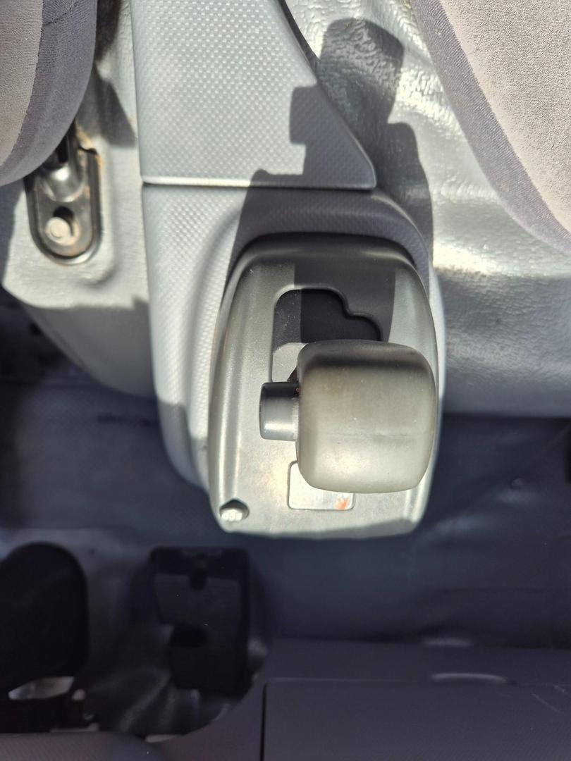 2013 Isuzu Nlr200 Car License Xlwb Tray And Lift image 11