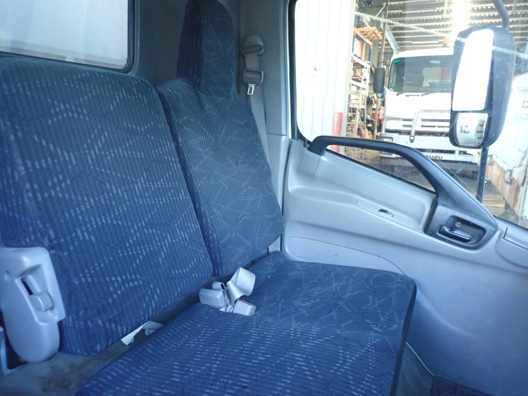 2016 Hino 300 917 image 16