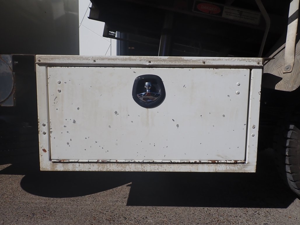 2016 Hino 300 917 image 21