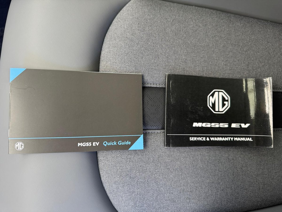 2025 MG MGS5 EV Essence 62 ZS3EM MY25 image 30