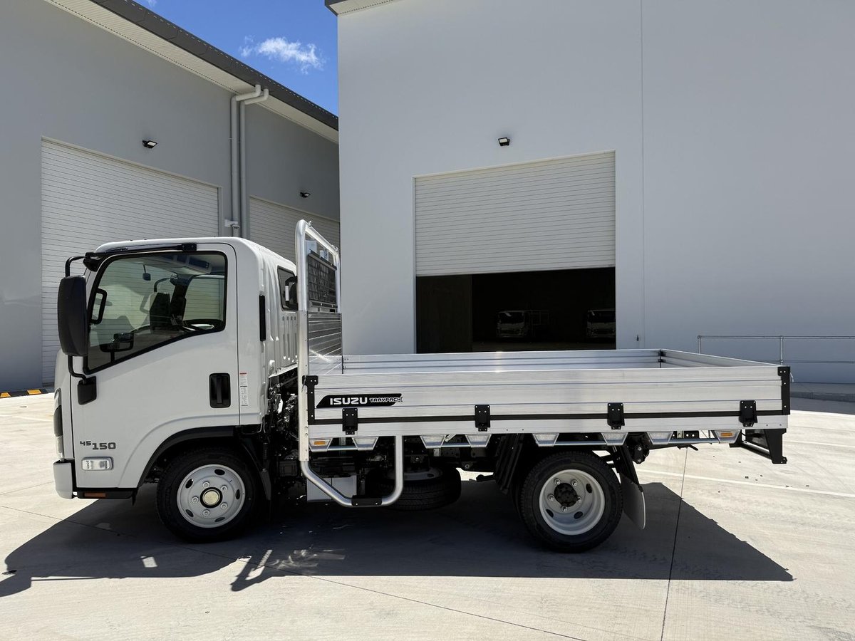 2026 Isuzu N Series NLR 45-150 MT D25 Traypack image 2