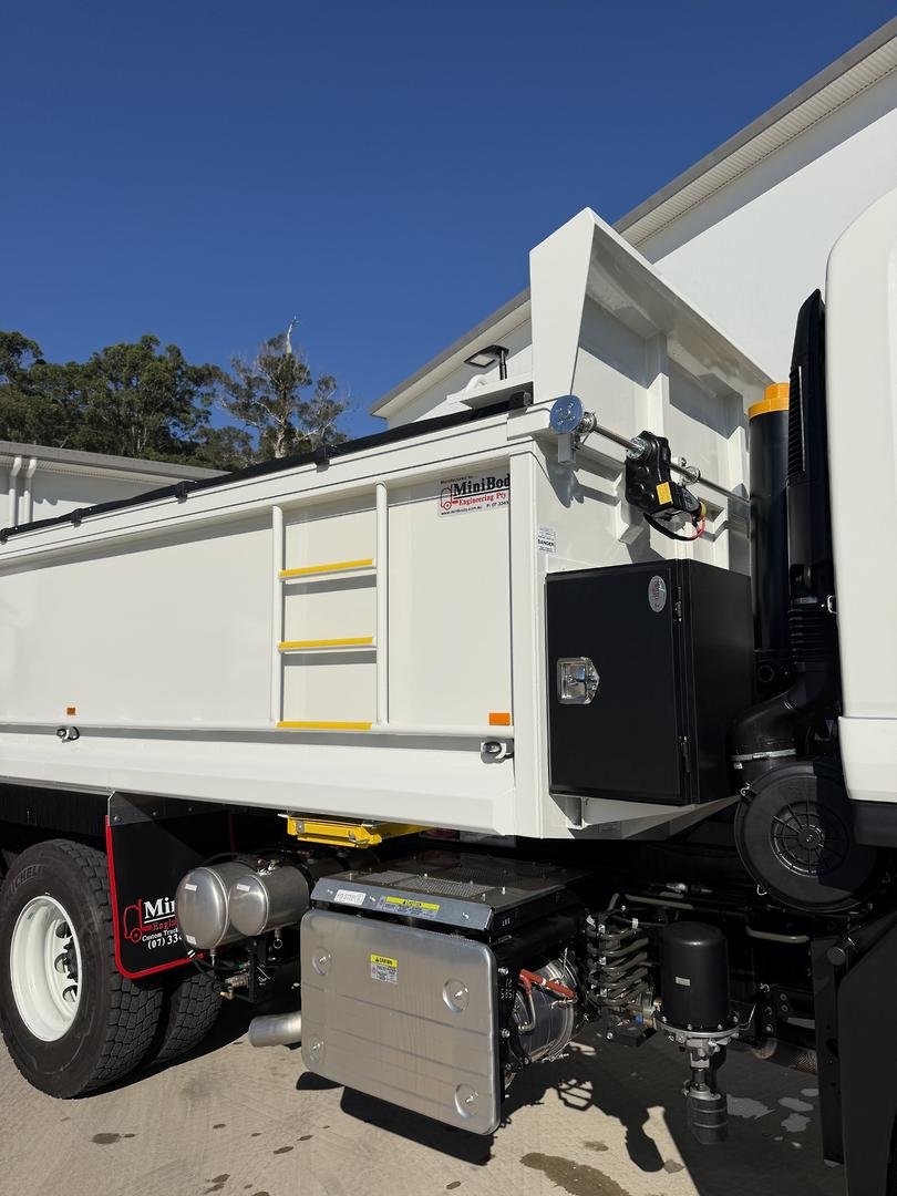 2026 Isuzu F Series FVZ 260-300 AT R46 image 9