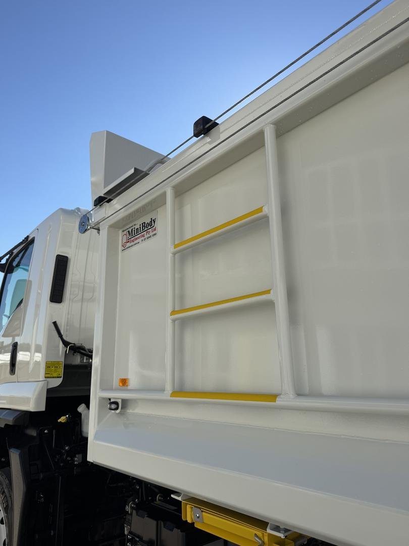 2026 Isuzu F Series FVZ 260-300 AT R46 image 11