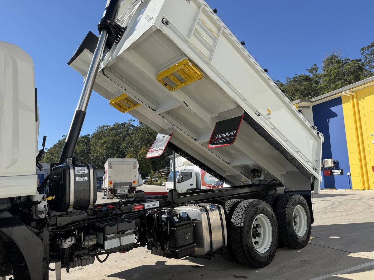 2026 Isuzu F Series FVZ 260-300 AT R46 image 4