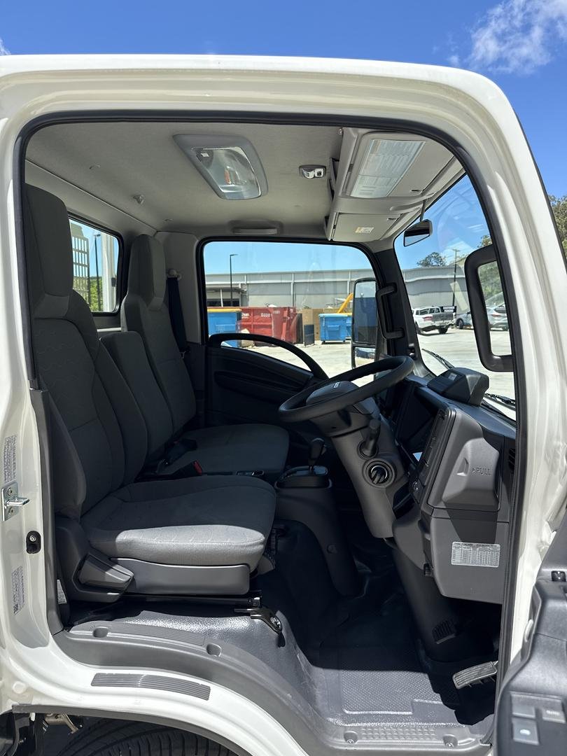 2026 Isuzu N Series NLR 45-150 DT D25 Traypack image 17