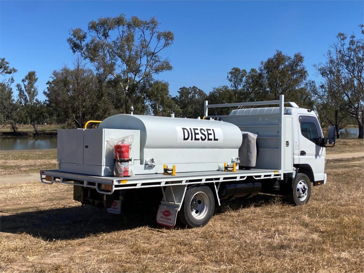 2010 Mitsubishi Canter FE85DE 4.0 image 6