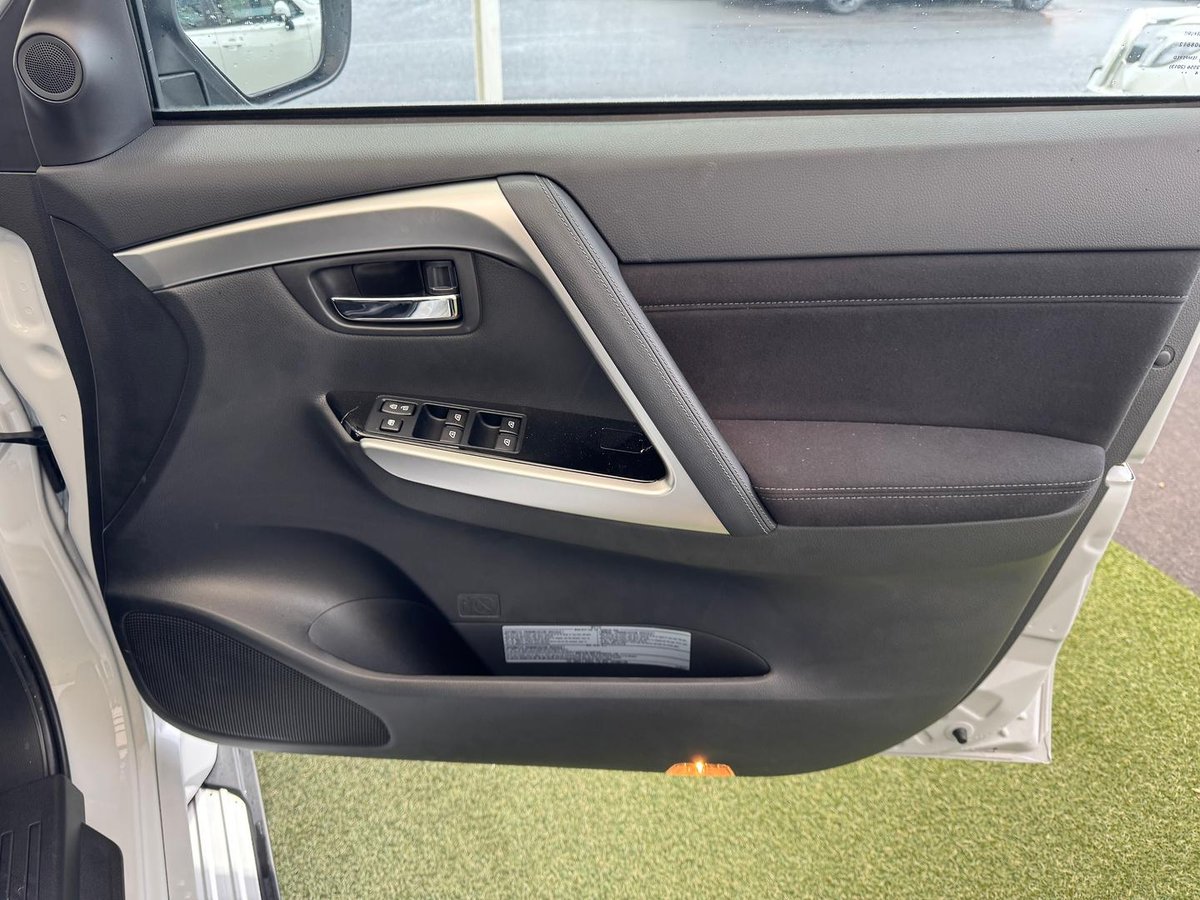 2025 Mitsubishi Pajero Sport GLS QG MY25 4X4 Dual Range image 13
