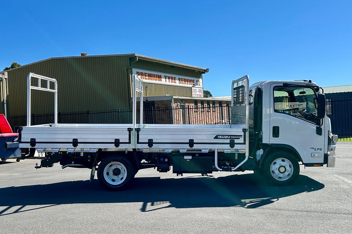 2026 Isuzu N Series NPR 45/65-175 MT D34 Tradepack image 6
