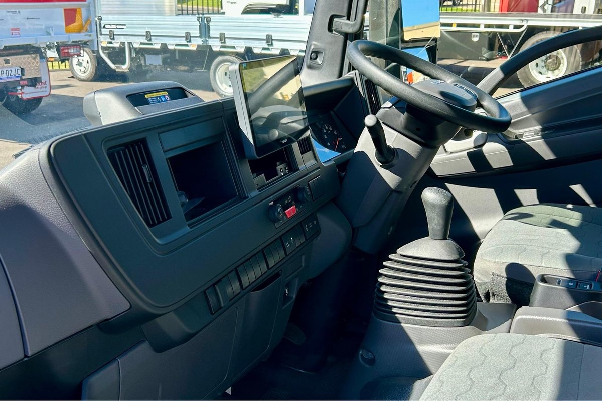 2026 Isuzu N Series NPR 45/65-175 MT D34 Tradepack image 20