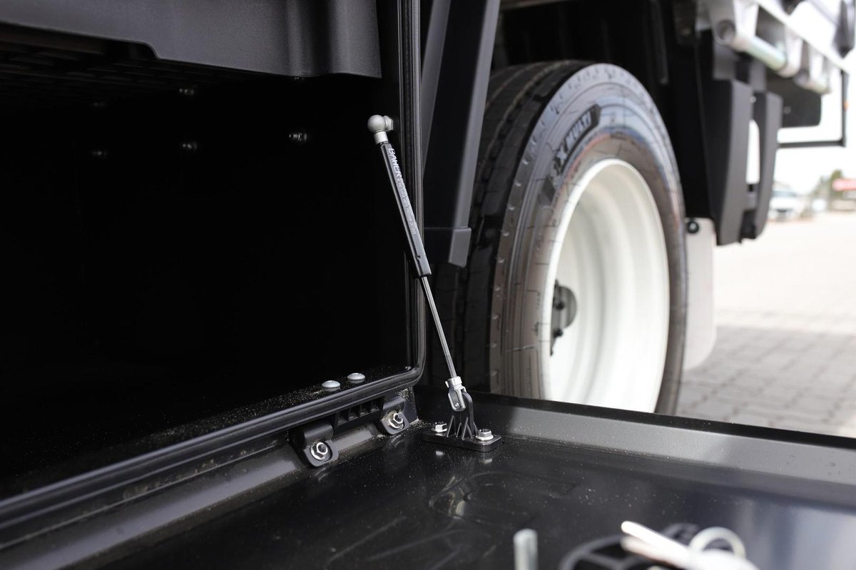 2026 Isuzu Npr 45/65-175  Dt D34 Trade Pack image 9