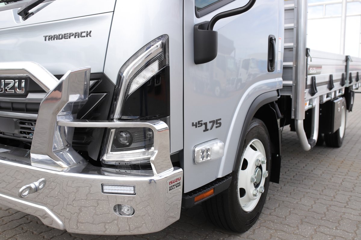 2026 Isuzu Trucks Npr 45/65-175  Dt D34 Trade Pack image 12