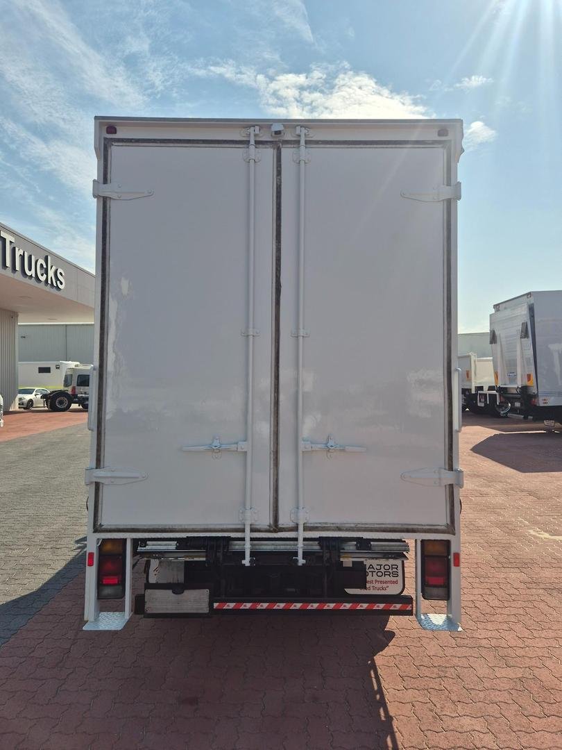 2015 Isuzu Nlr 45-150 2 Pallet Tautliner And Lift image 5