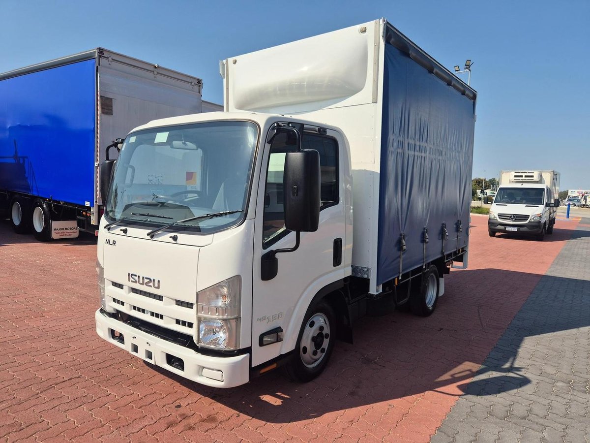 2015 Isuzu Nlr 45-150 2 Pallet Tautliner And Lift image 3