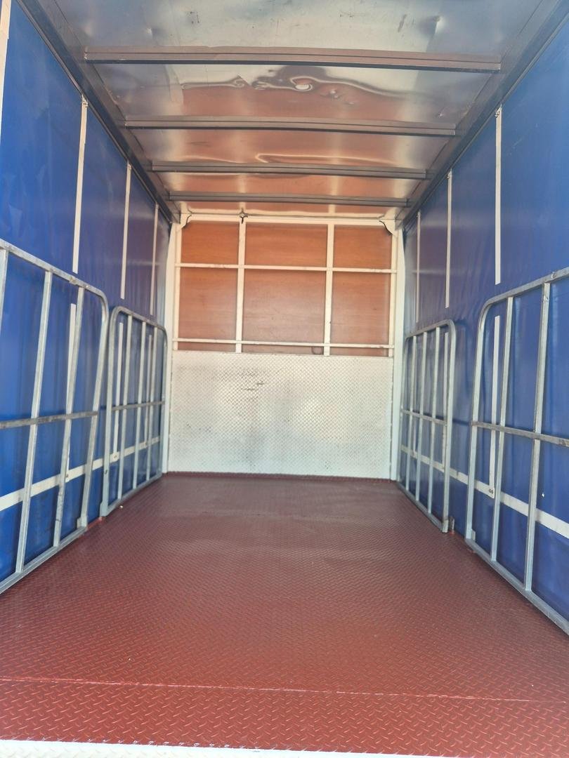 2015 Isuzu Nlr 45-150 2 Pallet Tautliner And Lift image 17