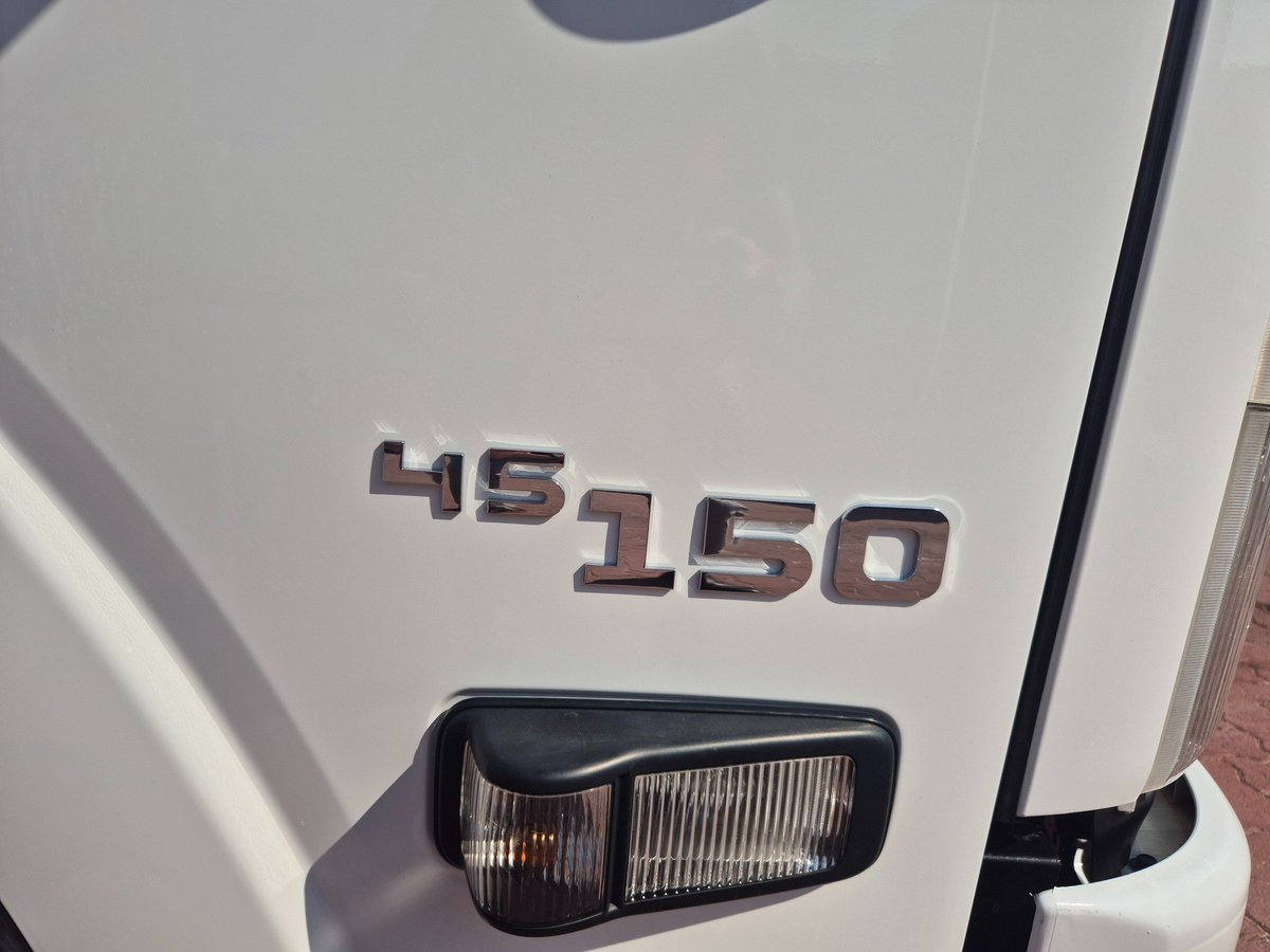 2015 Isuzu Trucks Nlr 45-150 2 Pallet Tautliner And Lift image 11