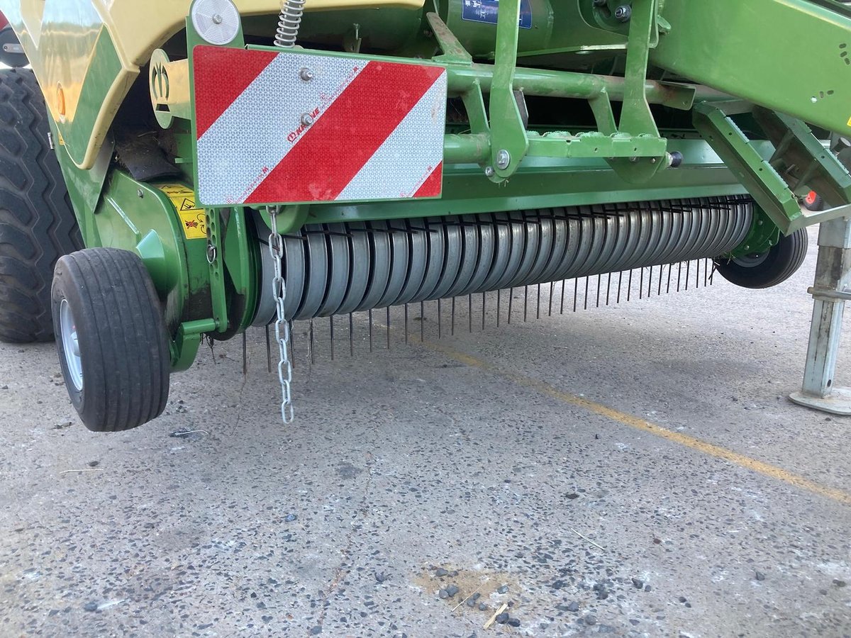 Krone V165 Round Baler image 12