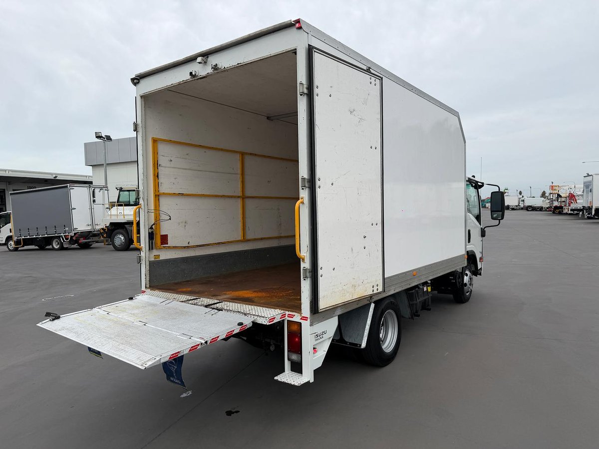 2021 Isuzu N Series Npr 45/55-155 image 9