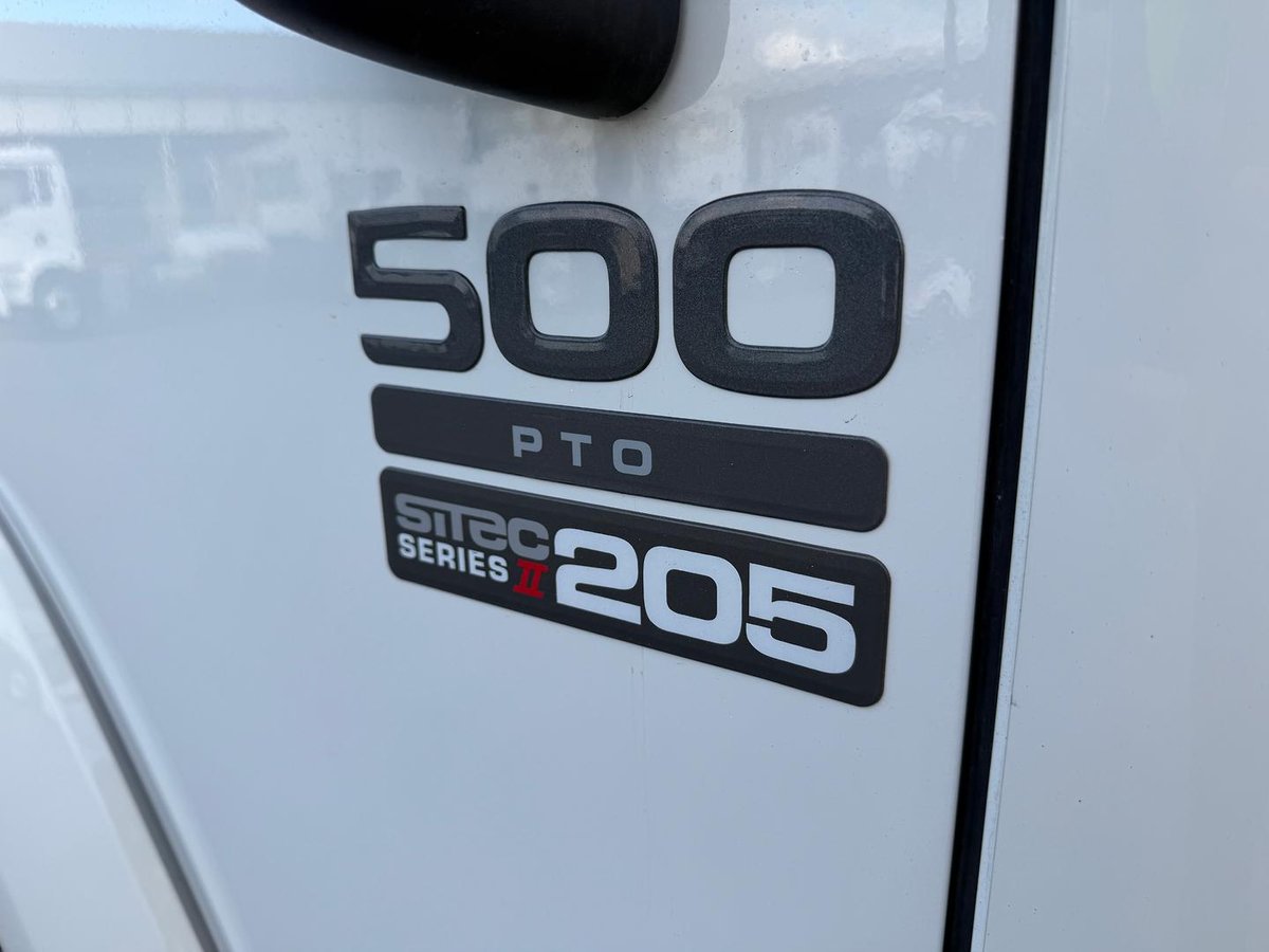 2009 Isuzu F Series FRR 500 PTO image 9