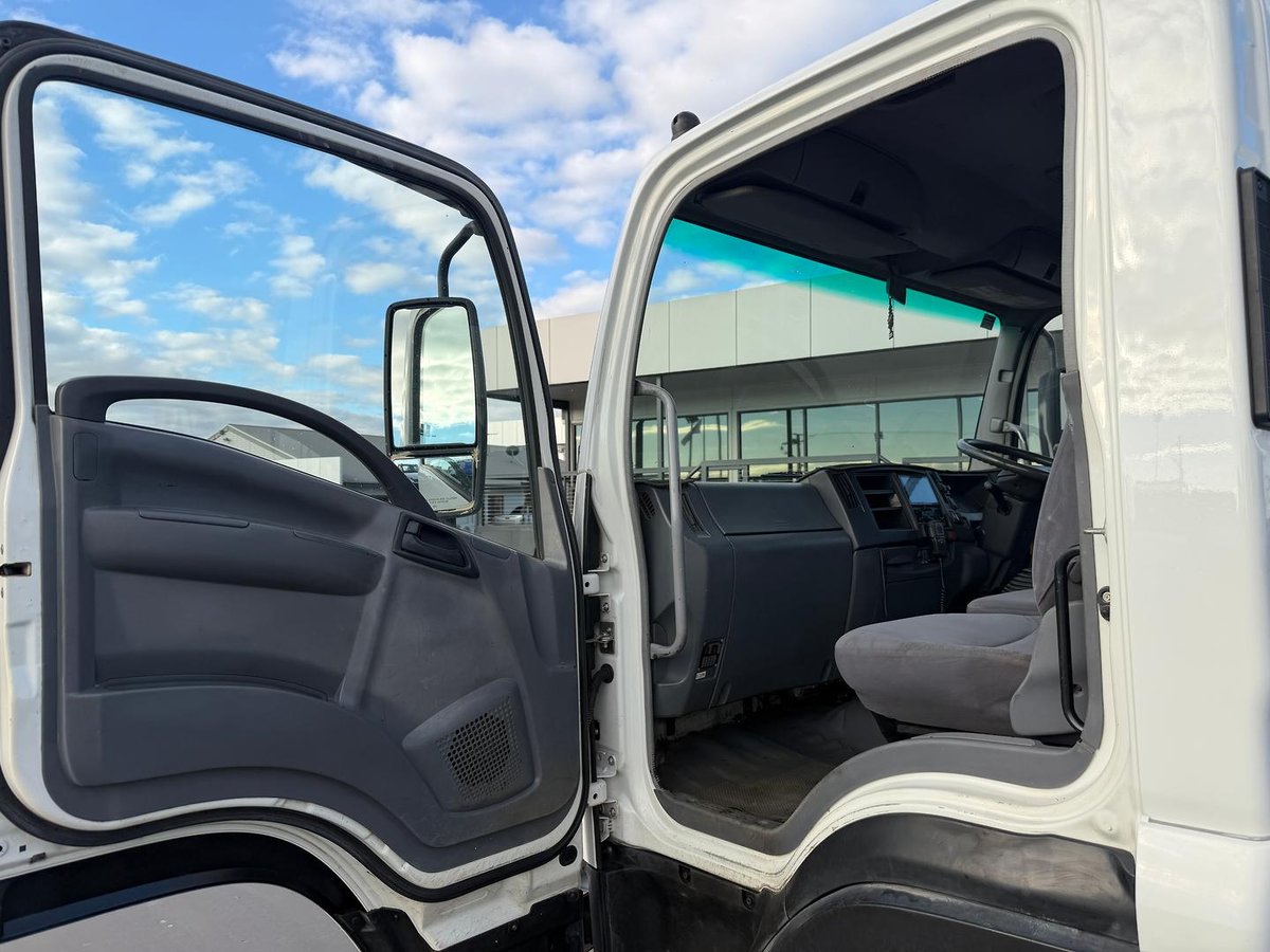 2009 Isuzu F Series FRR 500 PTO image 18