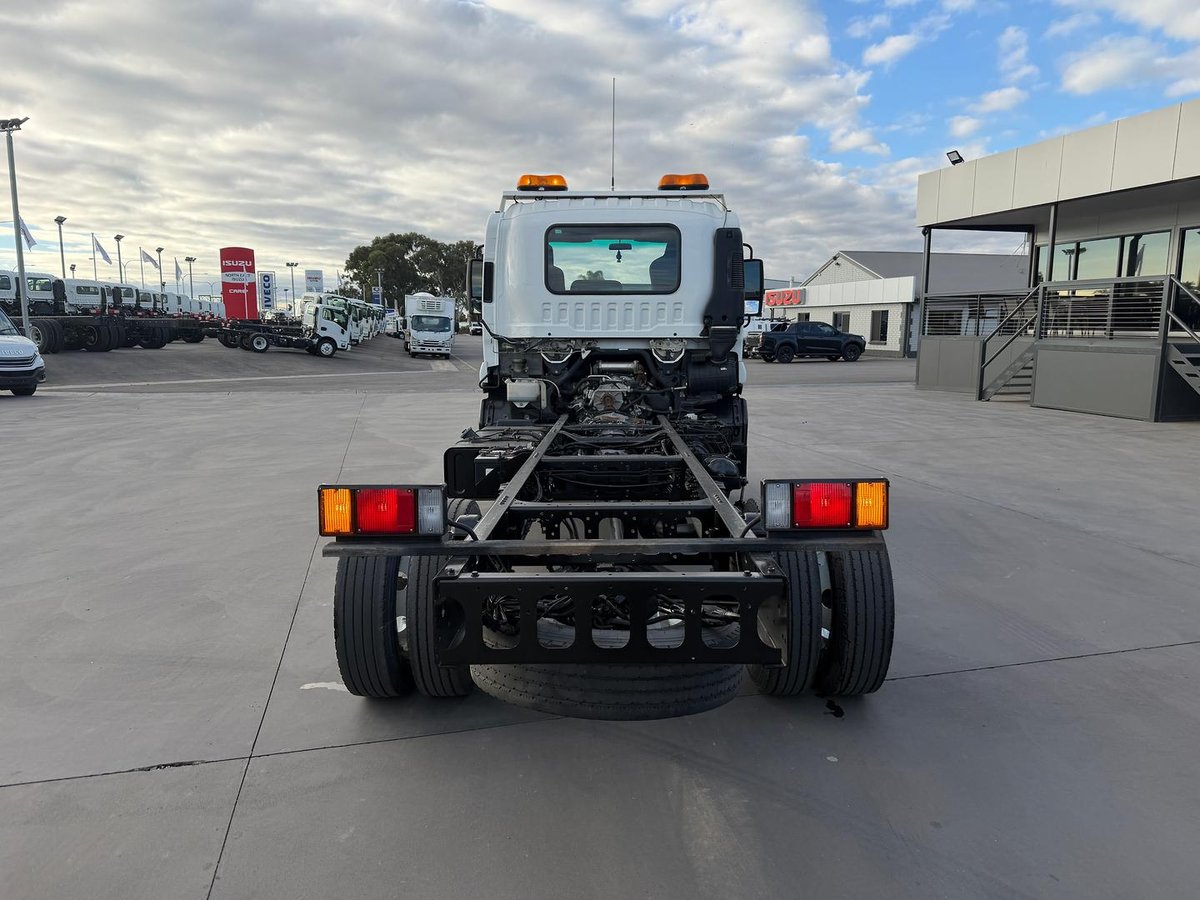 2009 Isuzu F Series FRR 500 PTO image 7