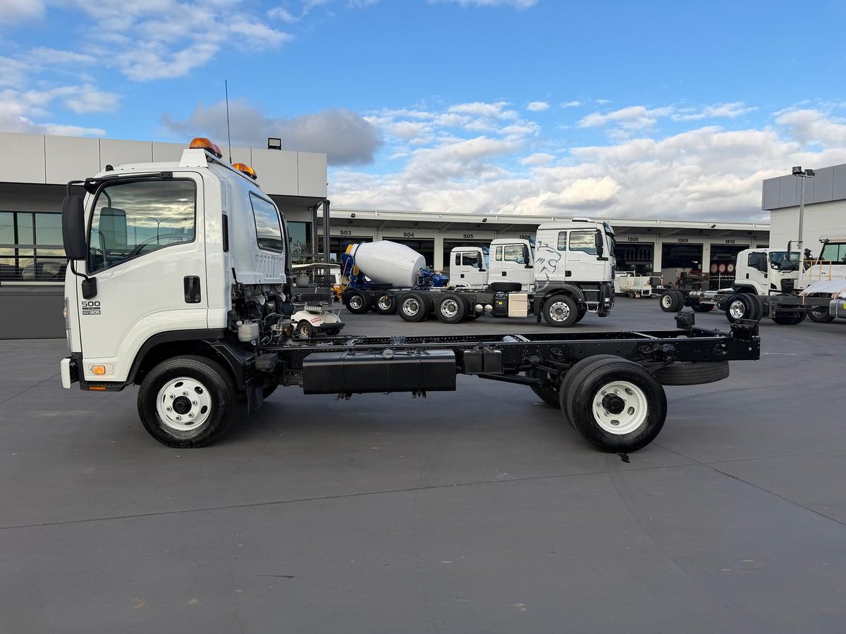 2009 Isuzu F Series FRR 500 PTO image 8