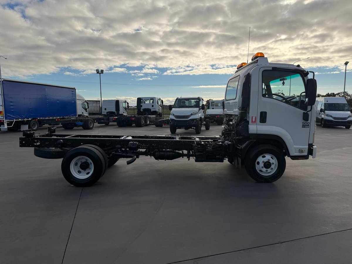 2009 Isuzu F Series FRR 500 PTO image 4