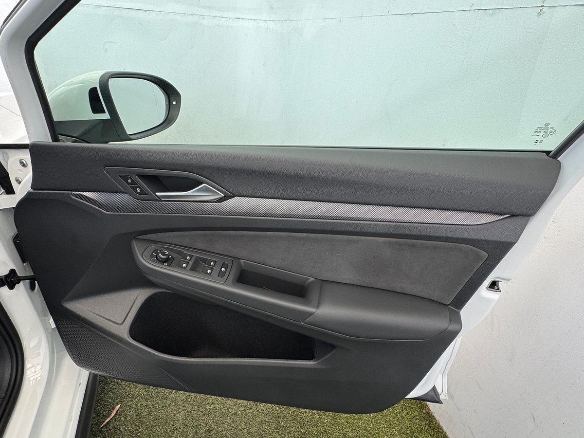2025 Volkswagen Golf GTI 8.5 MY25 image 17