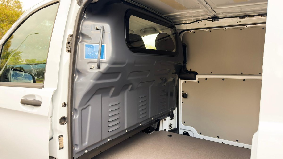 2025 Mercedes-Benz Vito image 12