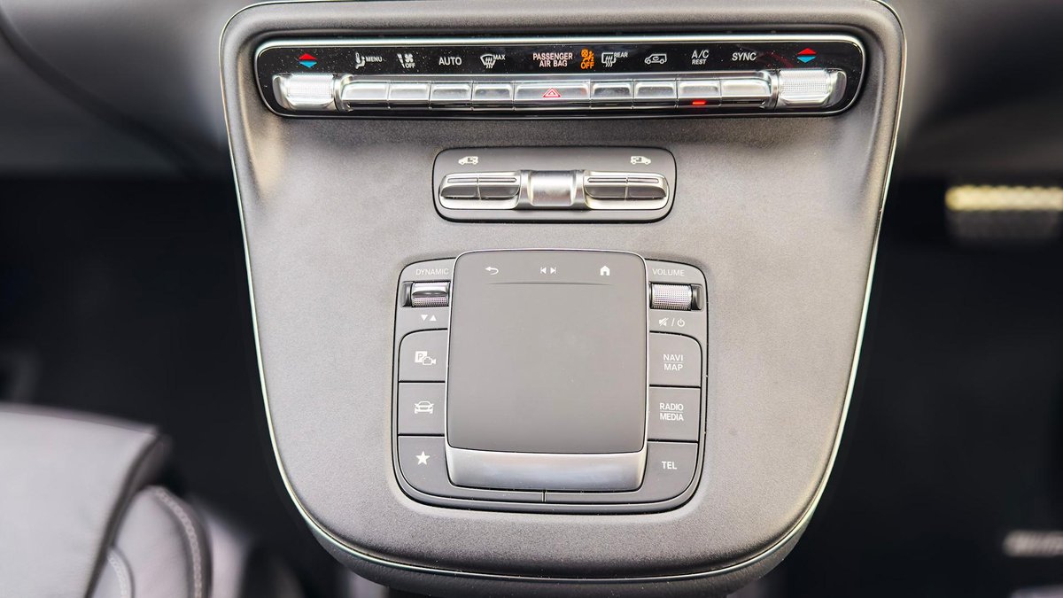 2025 Mercedes-Benz V-Class V300 AMG 447 image 20