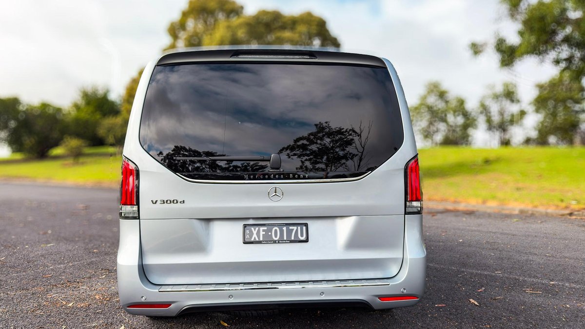 2025 Mercedes-Benz V-Class V300 AMG 447 image 31