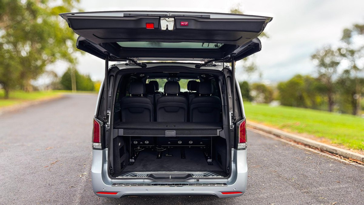 2025 Mercedes-Benz V-Class V300 AMG 447 image 33