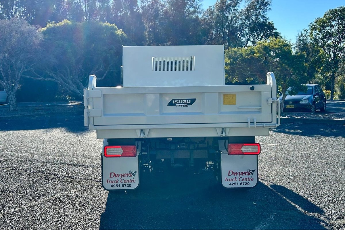 2026 Isuzu N Series NLR 45-150 DT D25 Tipper image 5