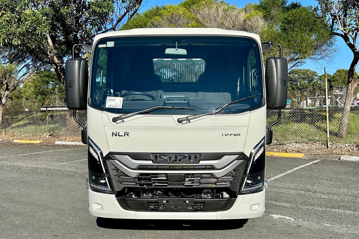 2026 Isuzu N Series NLR 45-150 DT D25 Tipper image 9