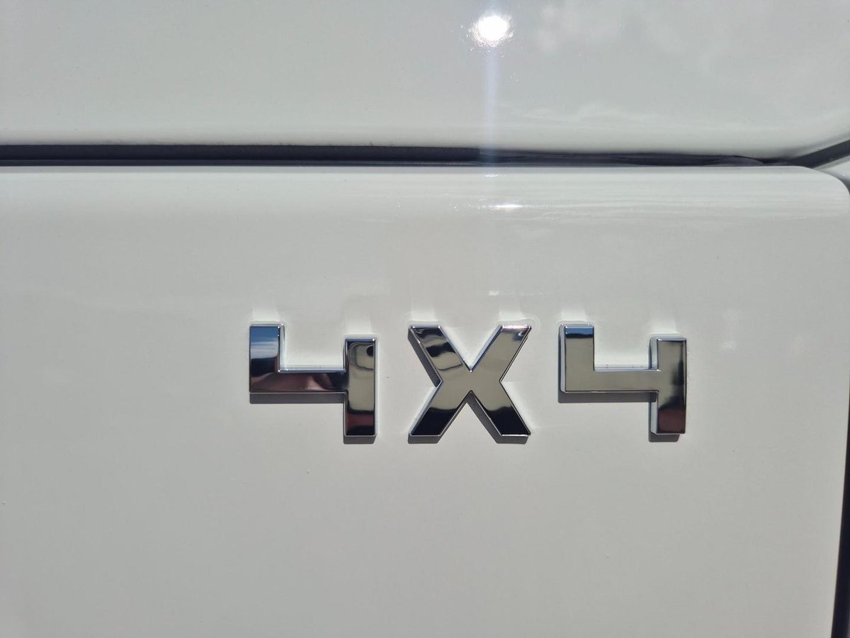 2020 Isuzu Nps75-155 Amt 4X4 Coach 22 Seat Bus image 2
