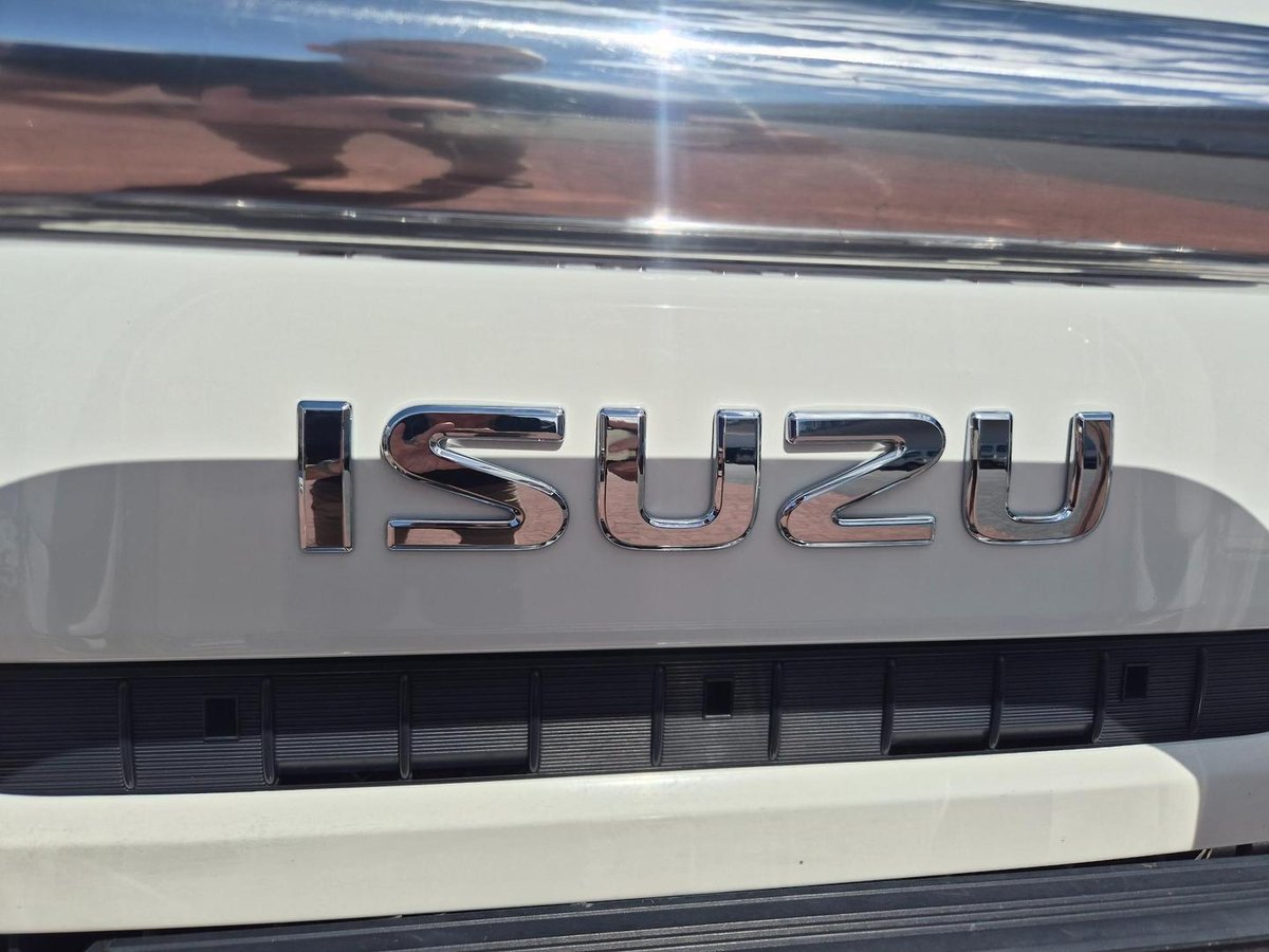 2020 Isuzu Nps75-155 Amt 4X4 Coach 22 Seat Bus image 10