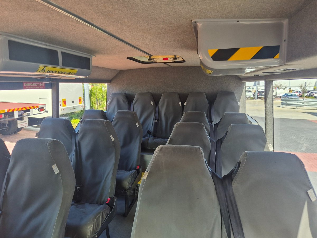 2020 Isuzu Trucks Nps75-155 Amt 4x4 Coach 22 Seat Bus image 13