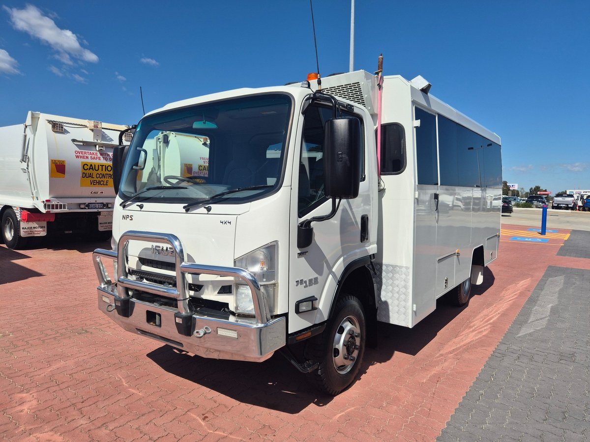 2020 Isuzu Trucks Nps75-155 Amt 4x4 Coach 22 Seat Bus image 24