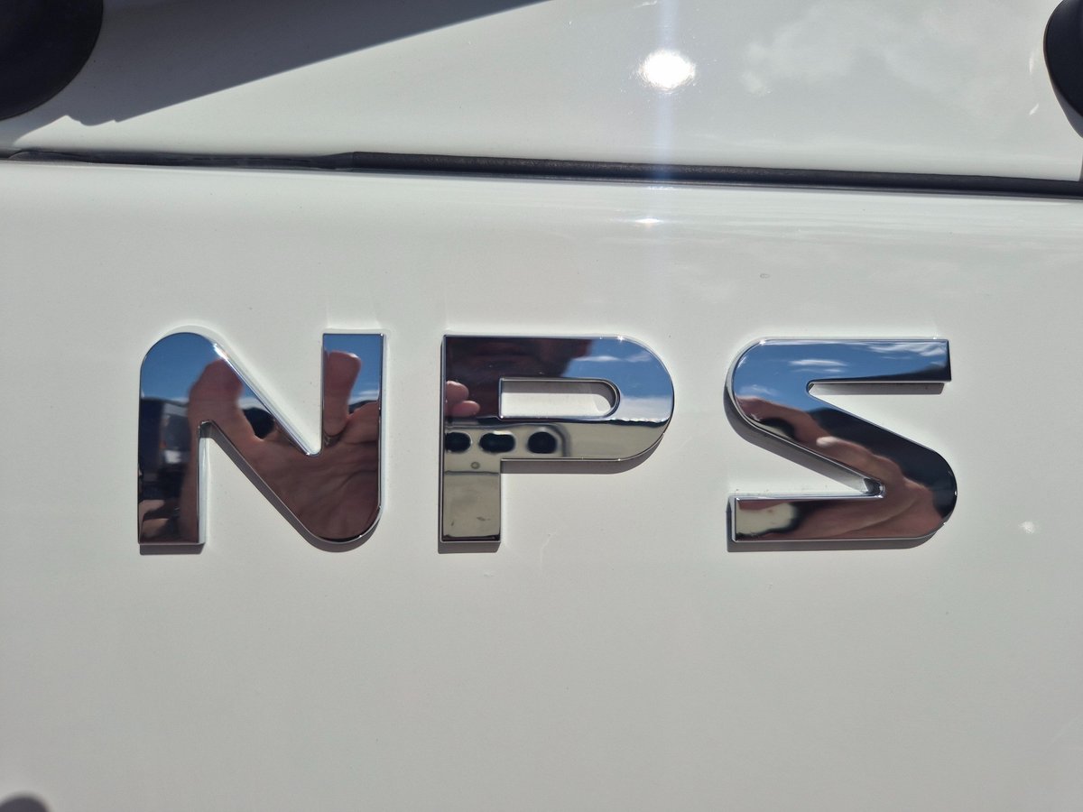 2020 Isuzu Trucks Nps75-155 Amt 4x4 Coach 22 Seat Bus image 3