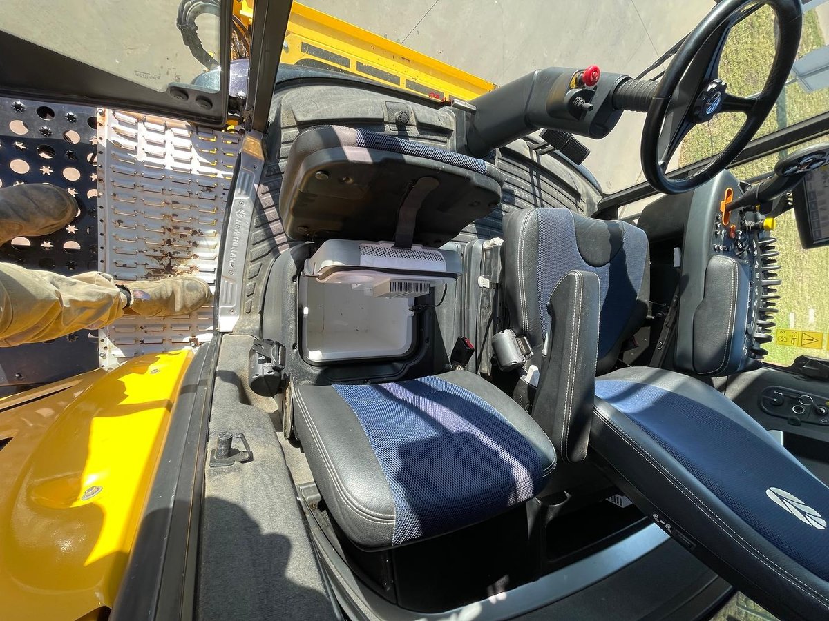 2021 New Holland Cr8.90 Revelation image 11
