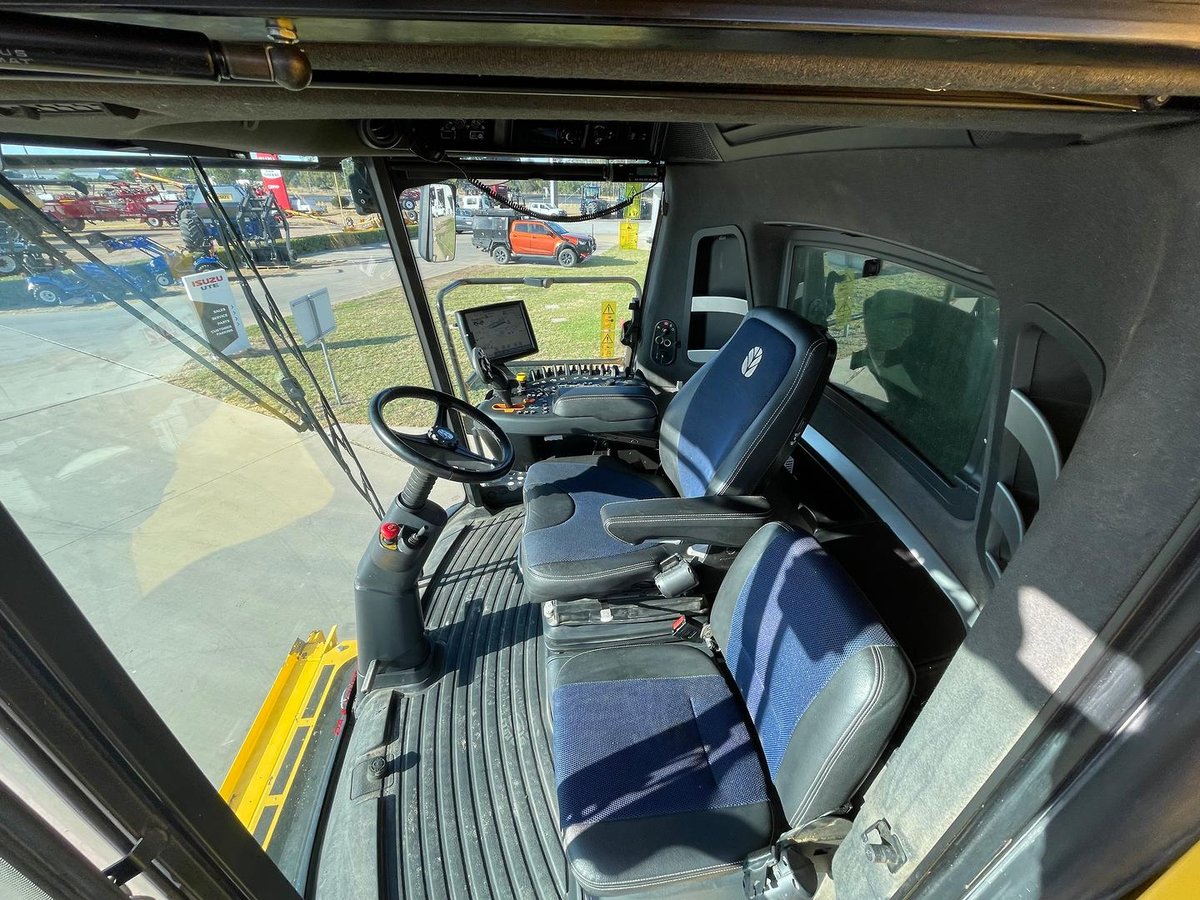 2021 New Holland Cr8.90 Revelation image 10