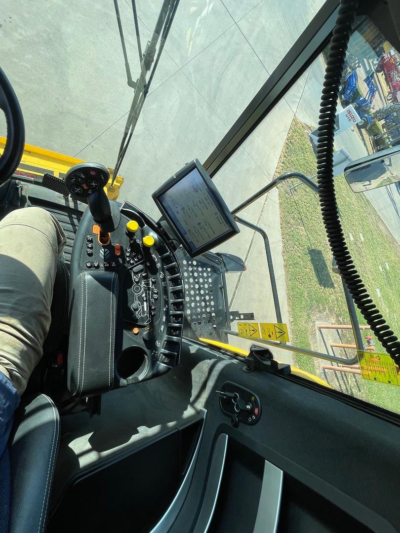 2021 New Holland Cr8.90 Revelation image 13