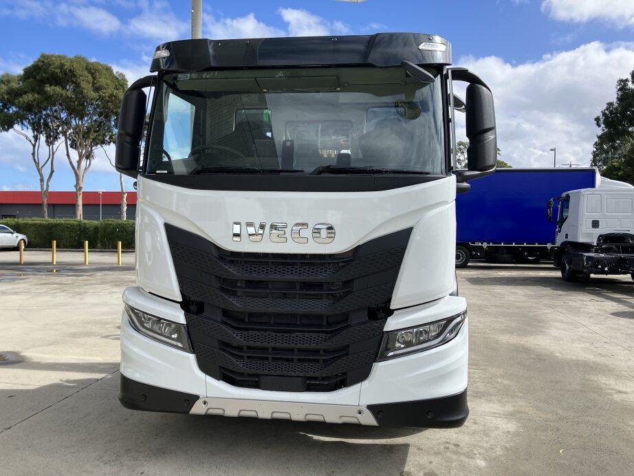 2024 Iveco S-Way AD270 image 5