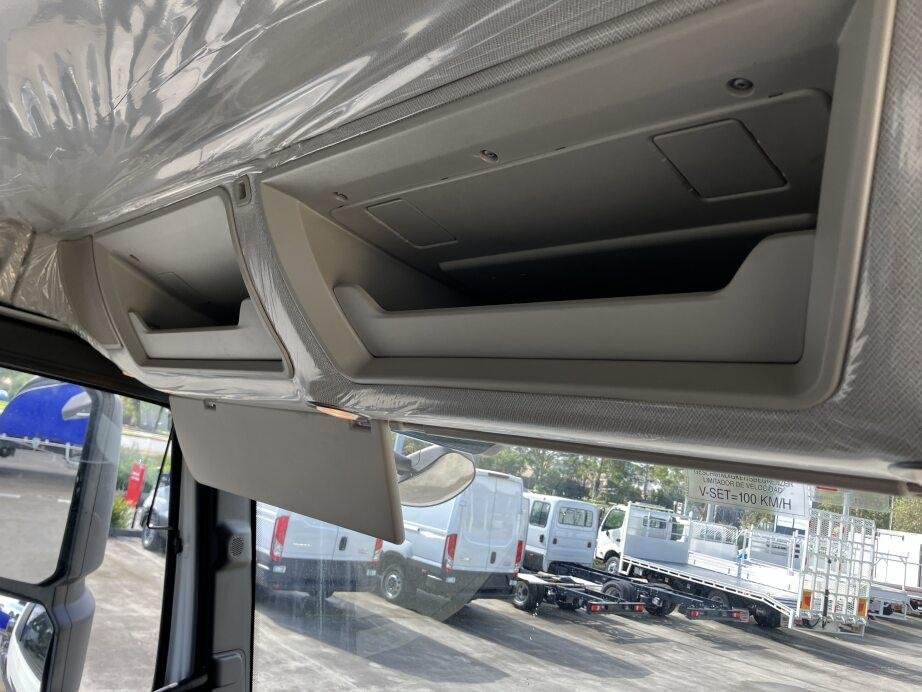 2024 Iveco S-Way AD270 image 19