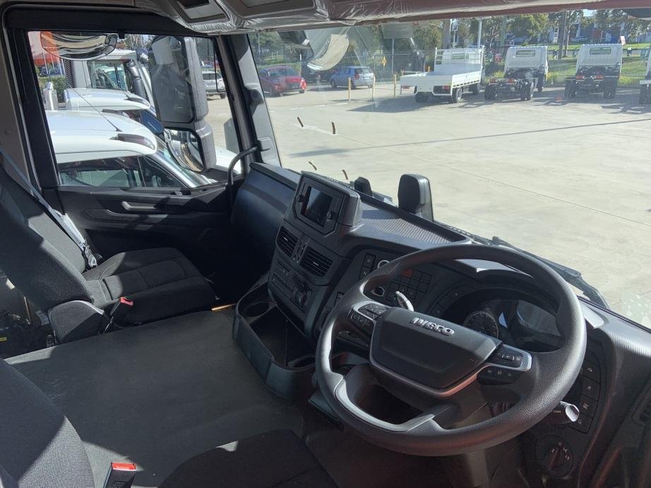 2024 Iveco S-Way AD270 image 20