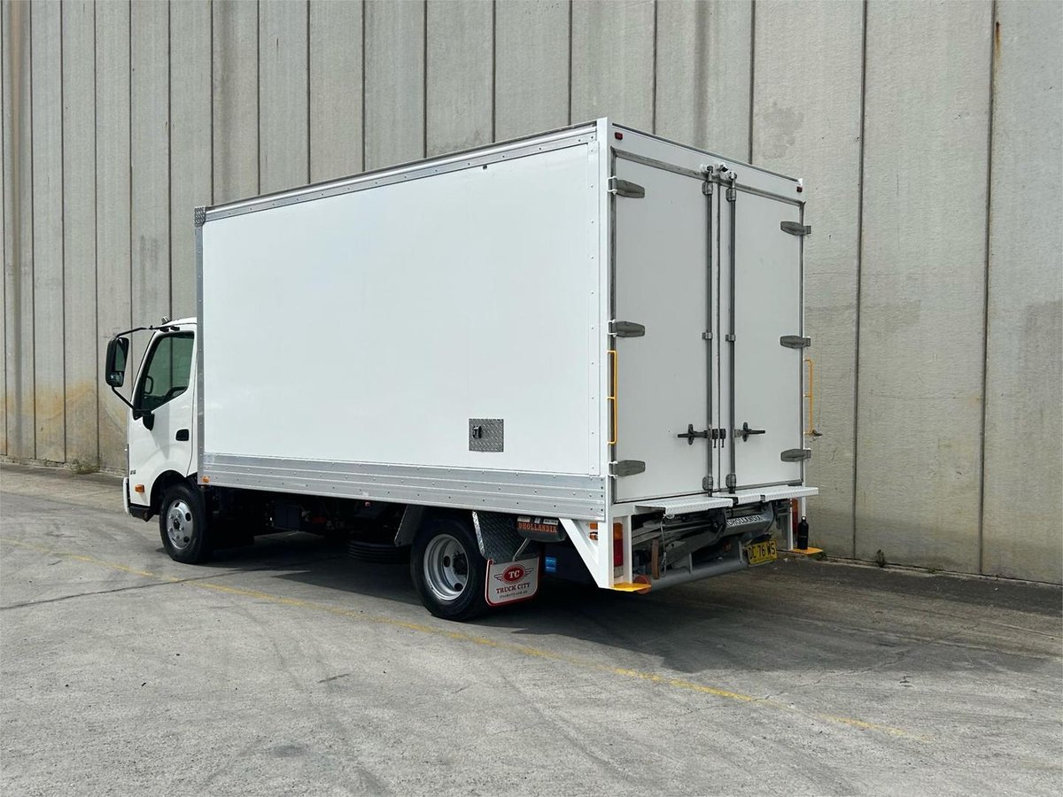 2021 Hino 300 Series 616 image 3